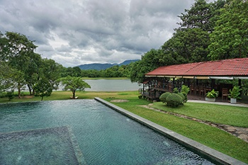 Infinity pool overlooking the Mapakda Lake 1 in sri lankan news