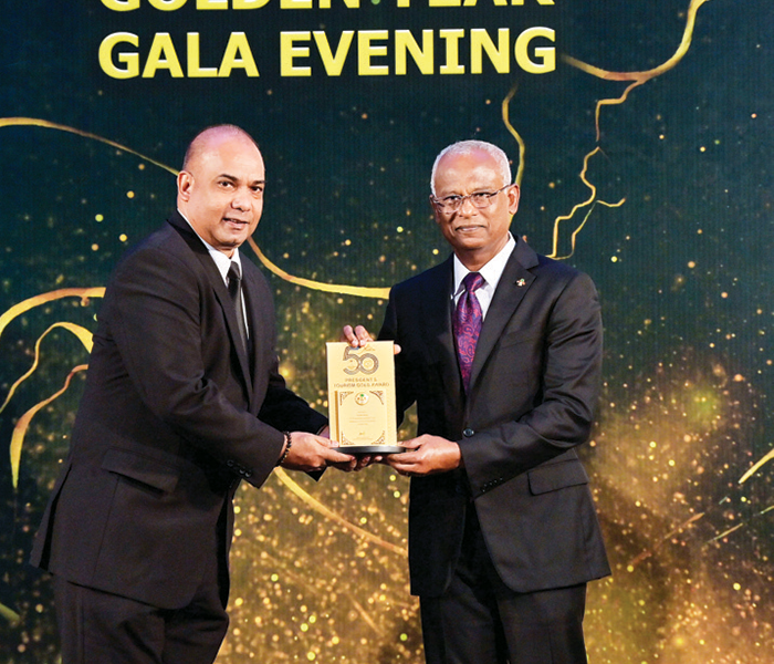 Emirates receives Maldives President's Tourism Gold Award