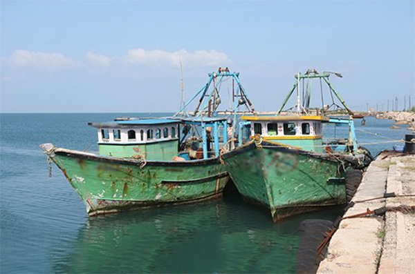 http://island.lk/wp-content/uploads/2024/01/SLN-seizes-two-poaching-Indian-fishing-vessels.jpg