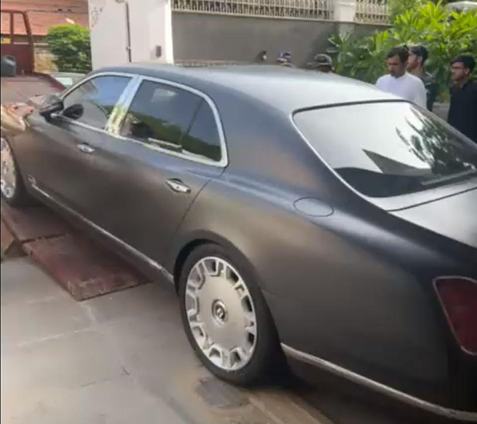 Luxury Bentley Mulsanne stolen from London recovered in Karachi - Vimarsana News