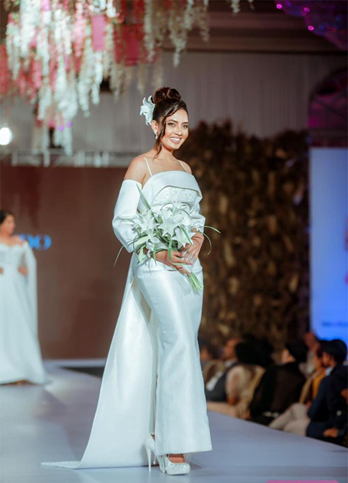 Here comes the bride at the celebrity weddings show – The Island