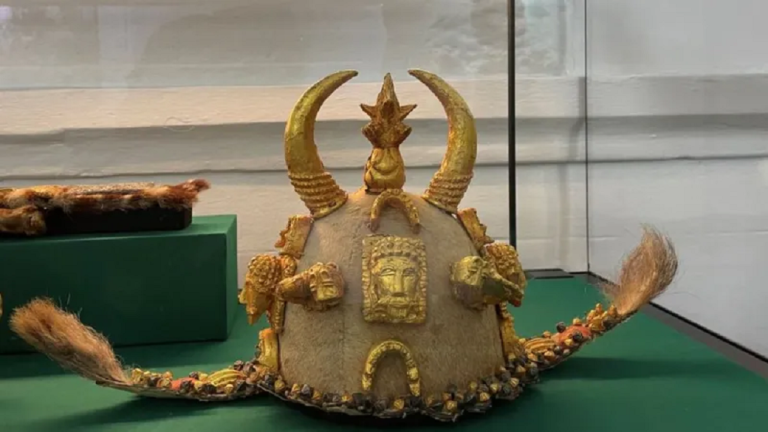 Ghana rejoices as ‘crown jewels’ looted by British put on display – The ...