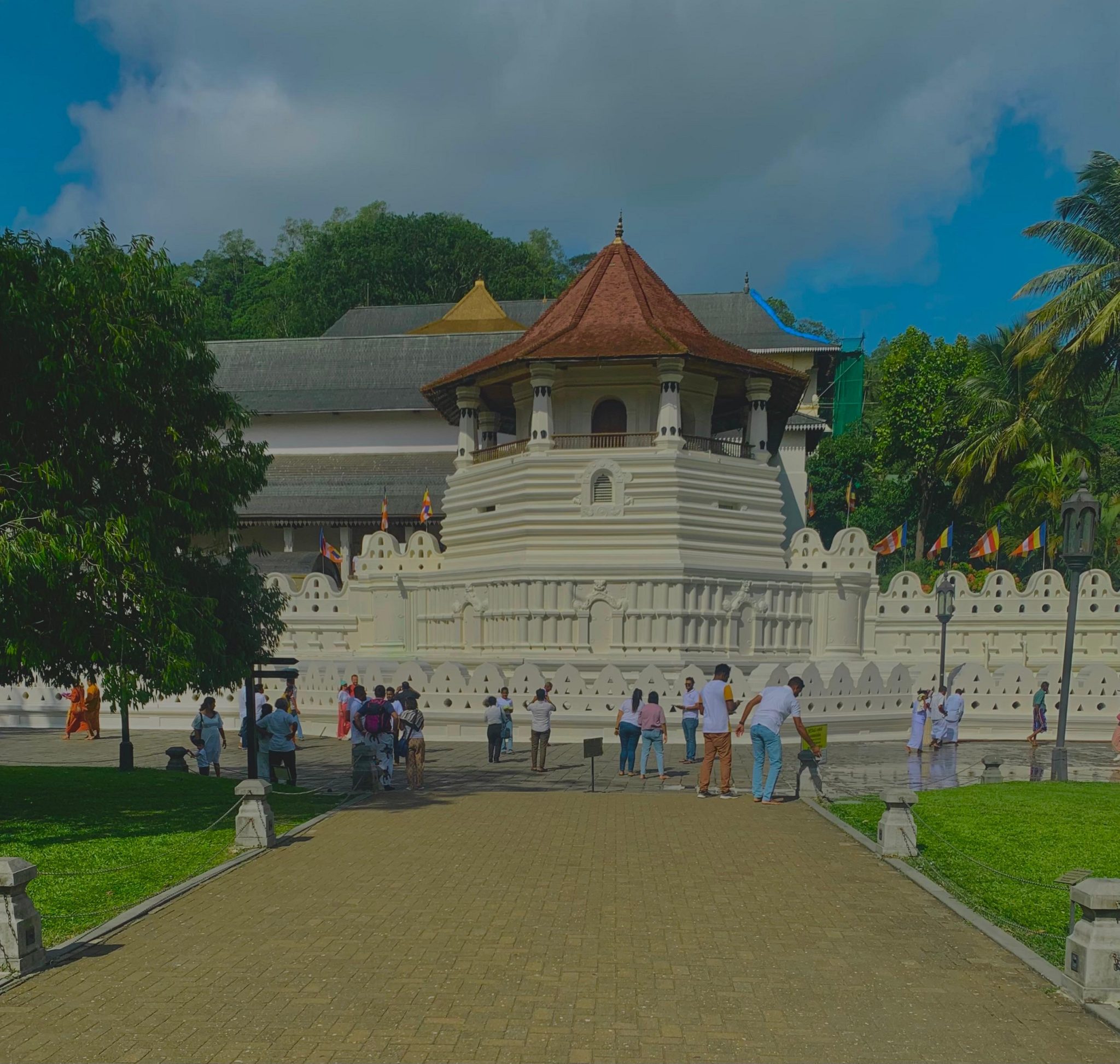 Exposition of sacred tooth relic extended by an hour – – The Island